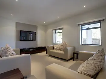 43 Central Drive Kapstadt